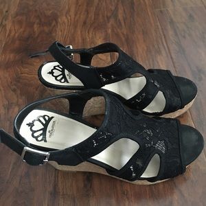 Black women’s wedges